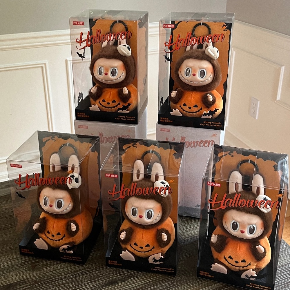 Labubu halloween party edition